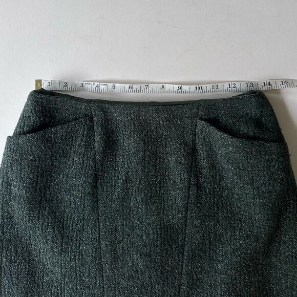 Vintage 1990s Chanel Forest Green Boucle Tweed Mini Skirt 97a 40 FR 8 US - Picture 15 of 16